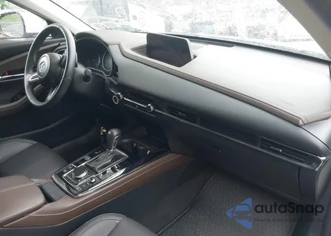 2022 Mazda Cx-30 Premium z USA, uszkodzony, nr VIN 3MVDMBDL4NM431739